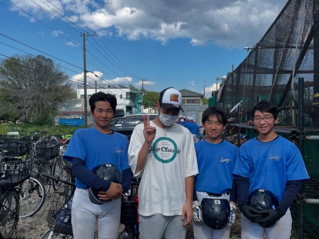 4/29

4月までチームに貢献してくれていた野木コーチがふらっと遊びにきてくれました。

すぐに選手に囲まれる野木コーチの人気っぷりは健在でした。

またいつでも来てください！

#38期生が羨ましがってました
#差し入れおなしゃす