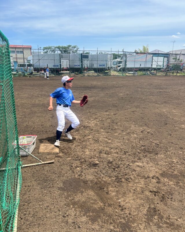 5/11

2、3年生は麻溝台グラウンドで練習でした。３年生は修学旅行の選手が多く、個別の技術練習多めのメニューでした。

２年生は新チームに向けて、ミーティングをしています。先輩と後輩のサポートをしながら自分の練習もしなければいけないため難しい時期ですが、学年一丸となって頑張りましょう！

#終日練習
#もっと束になれ39期生
#テスト期間でも半日練習するノッキーコーキー
#あゆむの修学旅行のお土産がうますぎる