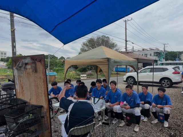 1、3年生は終日麻溝台グラウンドで練習でした。
1年生と3年生が同じグラウンドで一緒に長い時間練習をする機会はあまりないので良い時間になりました！
3年生は来週に迫った選手権大会に向けて気持ちが高まってます！
1年生はデッドボールの避ける練習を頑張ってました！
#相模原ボーイズ
