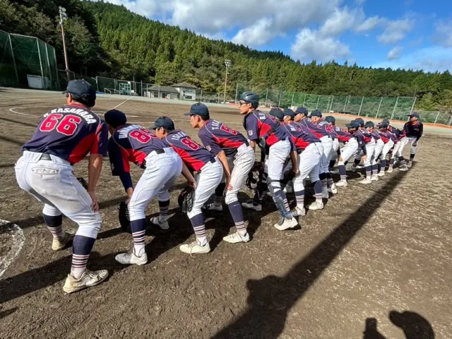 10月18日(土)

背番号が確定するオープン戦は、西東京の強豪チーム、東村山中央ボーイズさんとの対戦でした。昔からよくしていただいているチームです。

学校行事などで欠席も多かったのですが、リスト杯に向けてしっかりと調整できました。

#鳥屋グラウンドがホームならいいのに
#ワンチャン初戦の会場かも